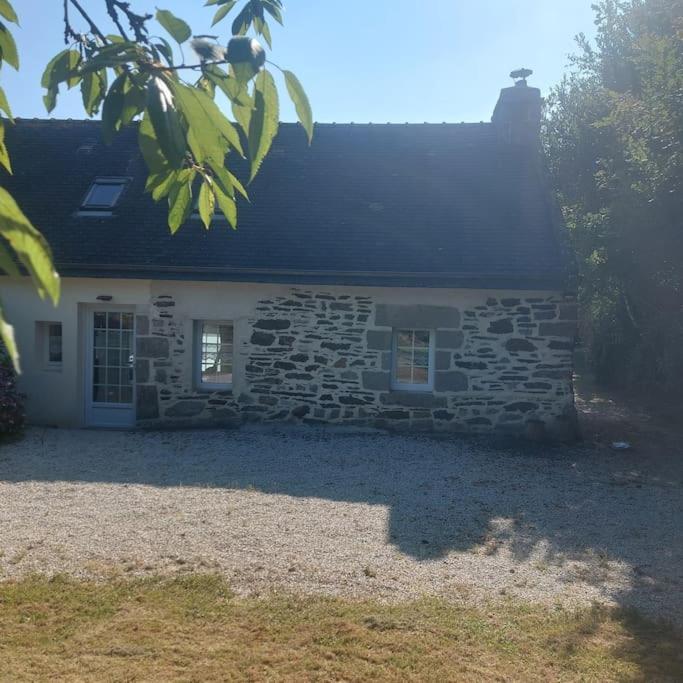 Penty Typique Kercab Dans Un Ancien Moulin Plomodiern Exterior foto