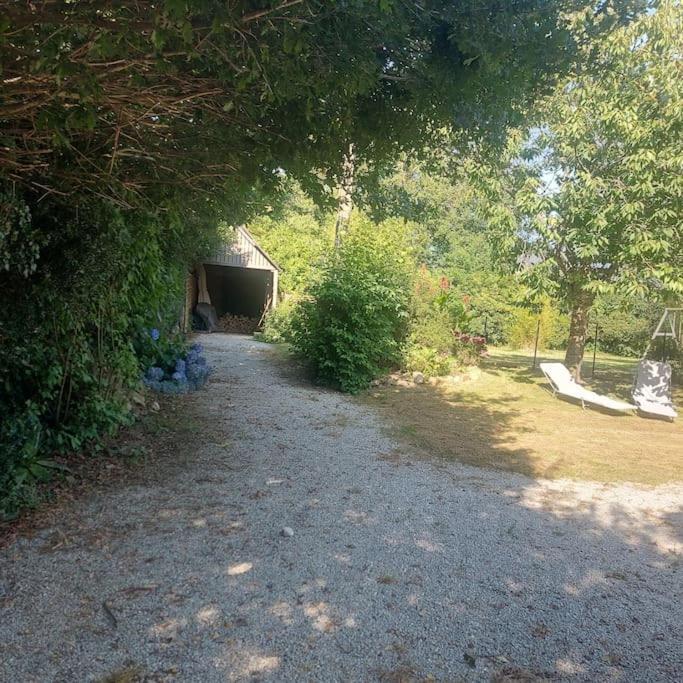 Penty Typique Kercab Dans Un Ancien Moulin Plomodiern Exterior foto